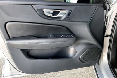 2024 Volvo S60 B5 Plus Dark Theme