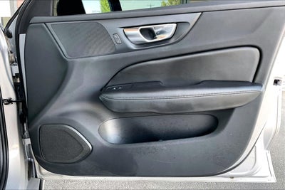 2024 Volvo S60 B5 Plus Dark Theme