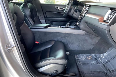 2024 Volvo S60 B5 Plus Dark Theme