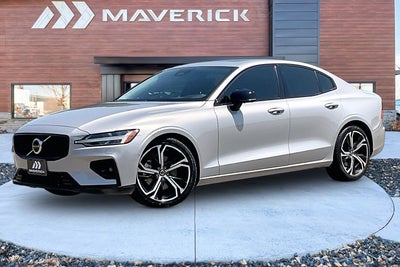 2024 Volvo S60 B5 Plus Dark Theme
