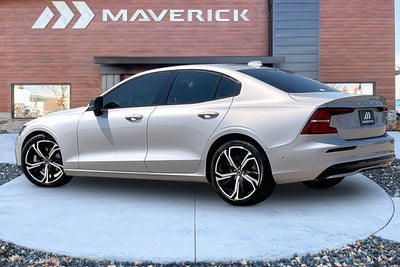 2024 Volvo S60 B5 Plus Dark Theme