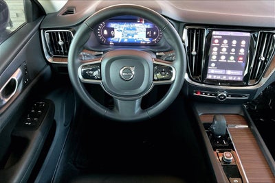 2024 Volvo S60 B5 Plus Dark Theme
