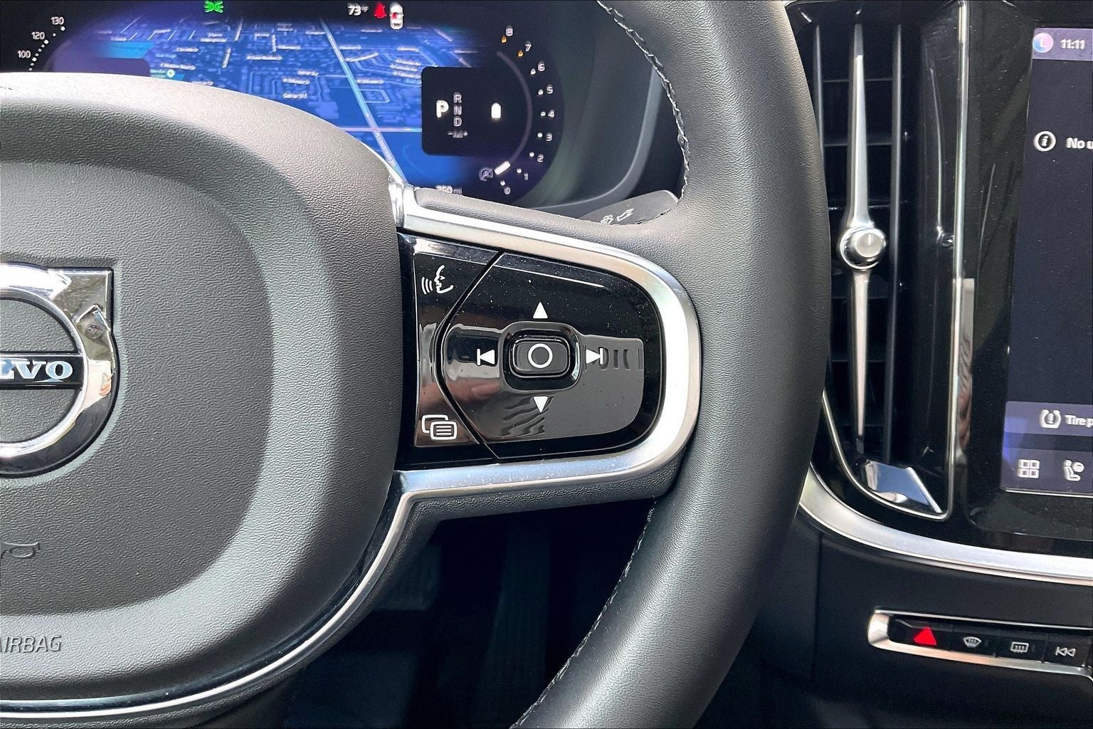 2023 Volvo S60 B5 Plus Dark Theme