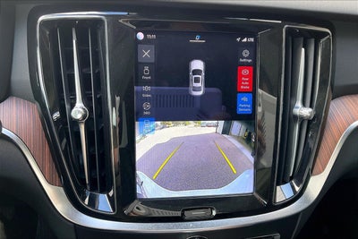 2023 Volvo S60 B5 Plus Dark Theme