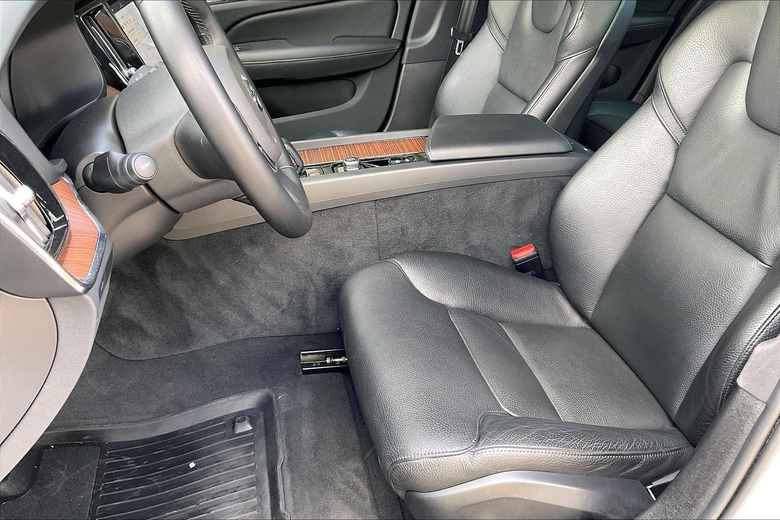 2023 Volvo S60 B5 Plus Dark Theme