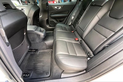 2023 Volvo S60 B5 Plus Dark Theme