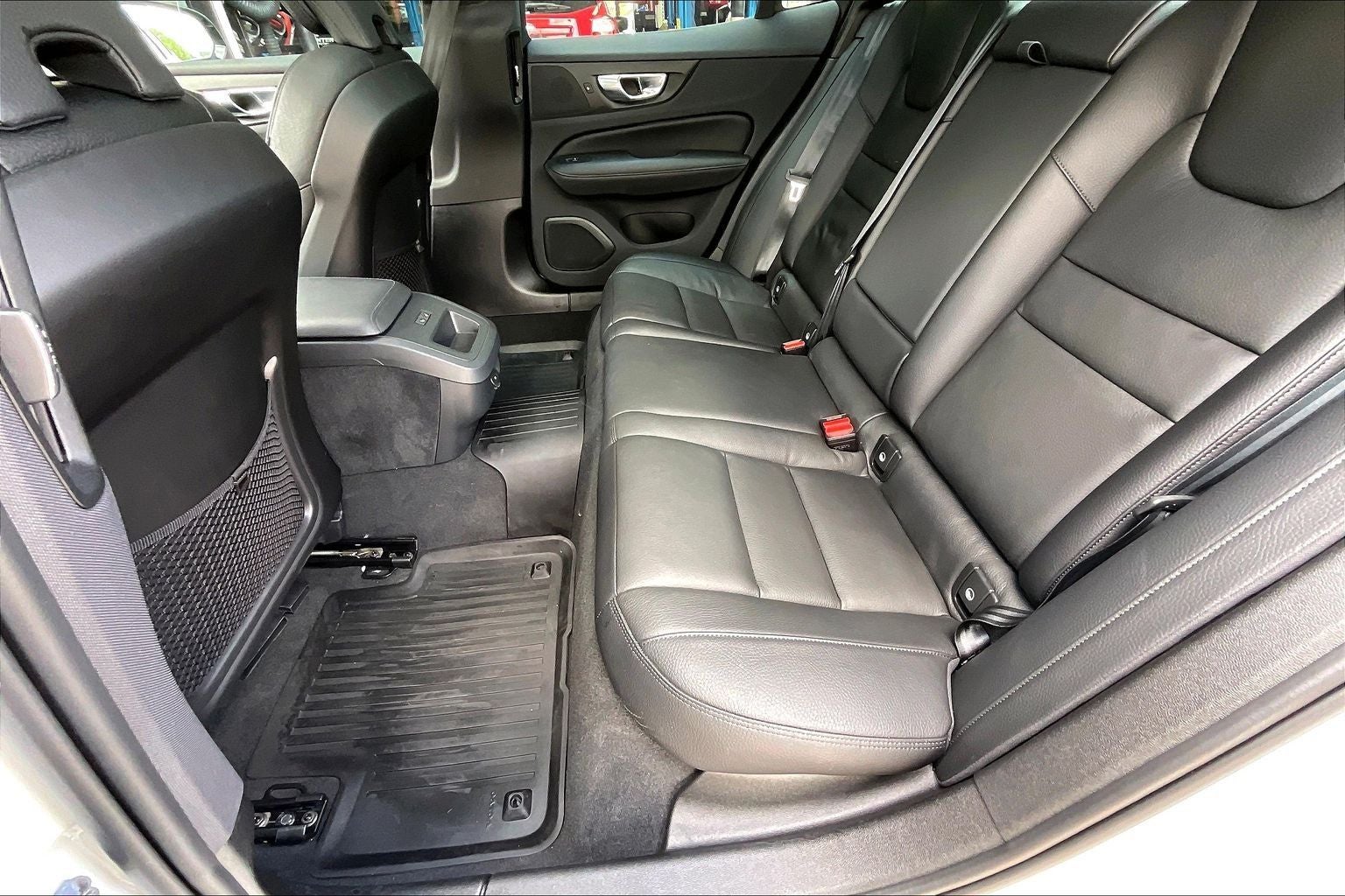 2023 Volvo S60 B5 Plus Dark Theme