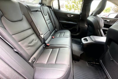 2023 Volvo S60 B5 Plus Dark Theme