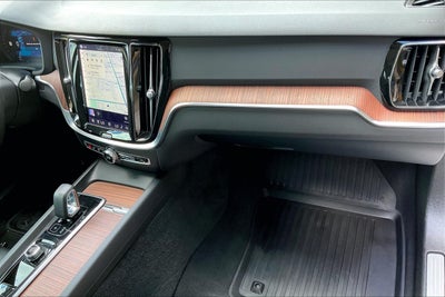 2023 Volvo S60 B5 Plus Dark Theme