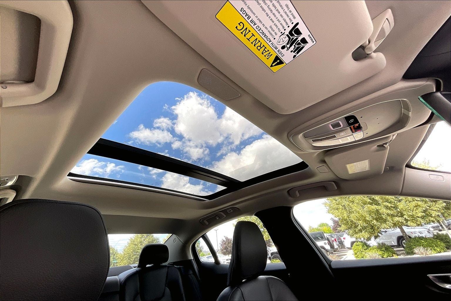 2023 Volvo S60 B5 Plus Dark Theme