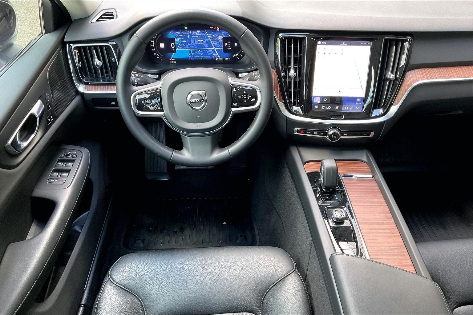 2023 Volvo S60 B5 Plus Dark Theme
