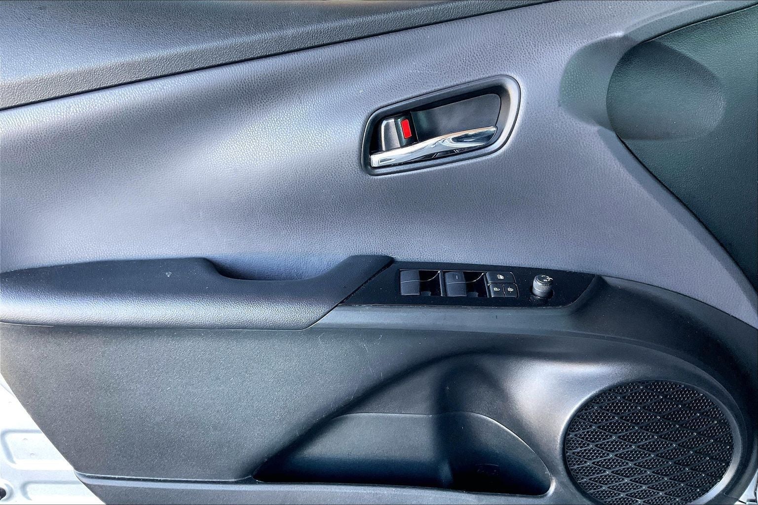 2021 Toyota Prius L