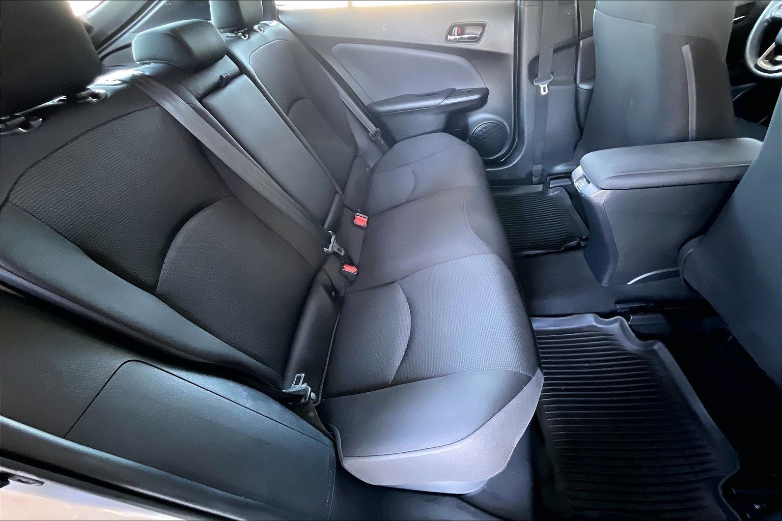 2021 Toyota Prius L