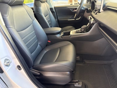 2025 Toyota RAV4 Hybrid XLE Premium