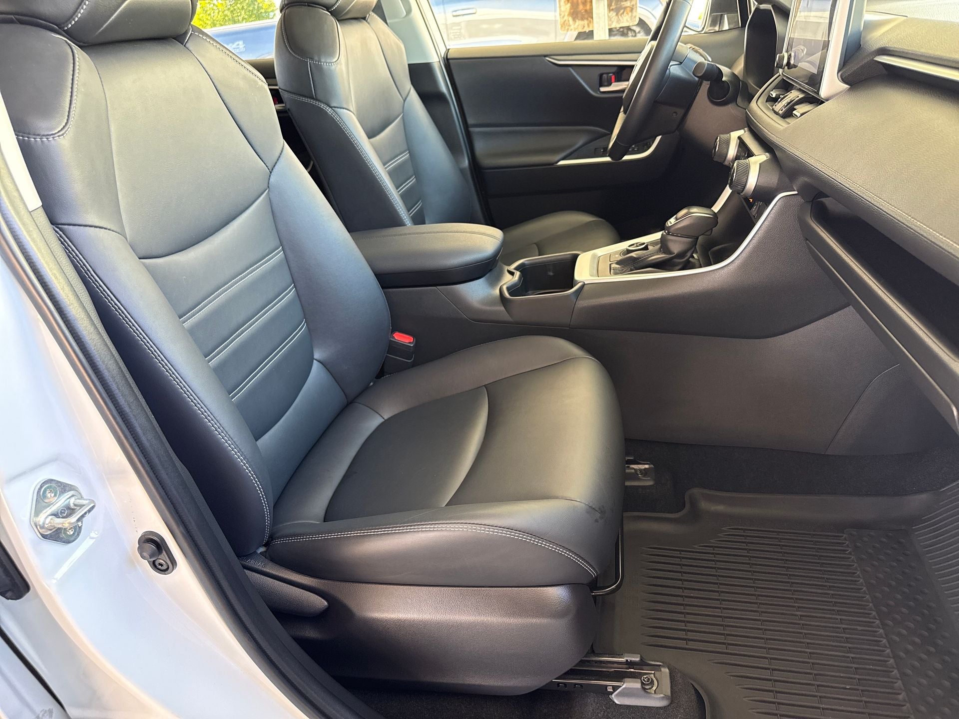 2025 Toyota RAV4 Hybrid XLE Premium