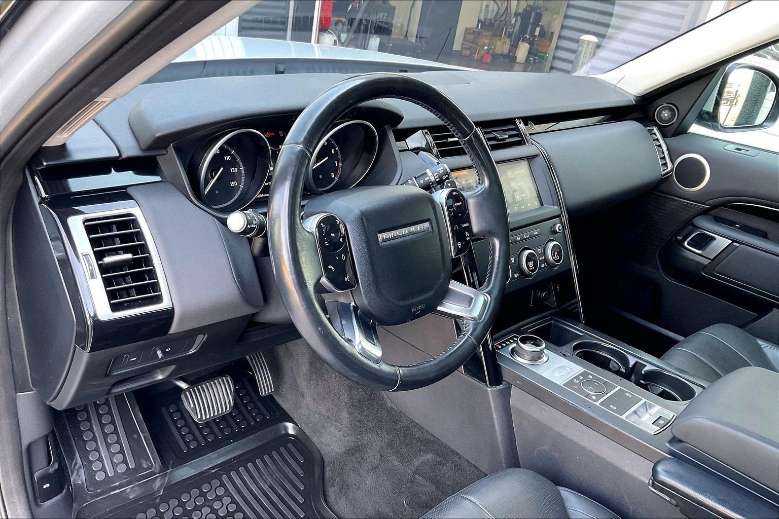 2020 Land Rover Discovery SE