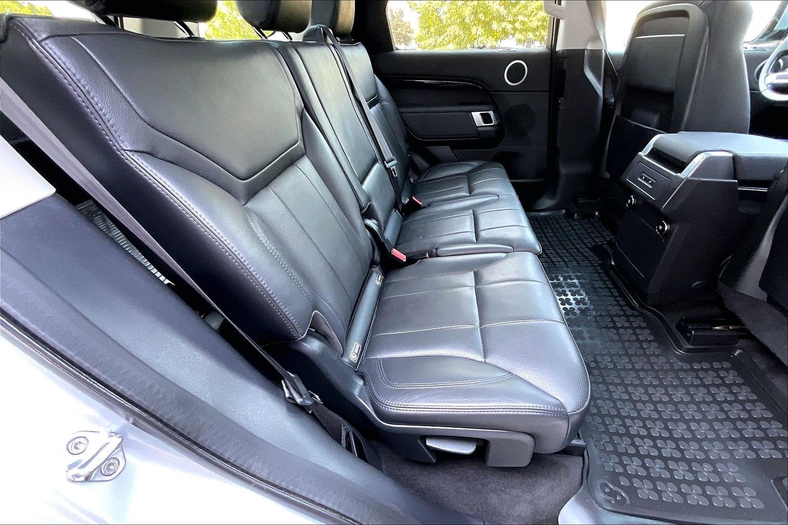 2020 Land Rover Discovery SE
