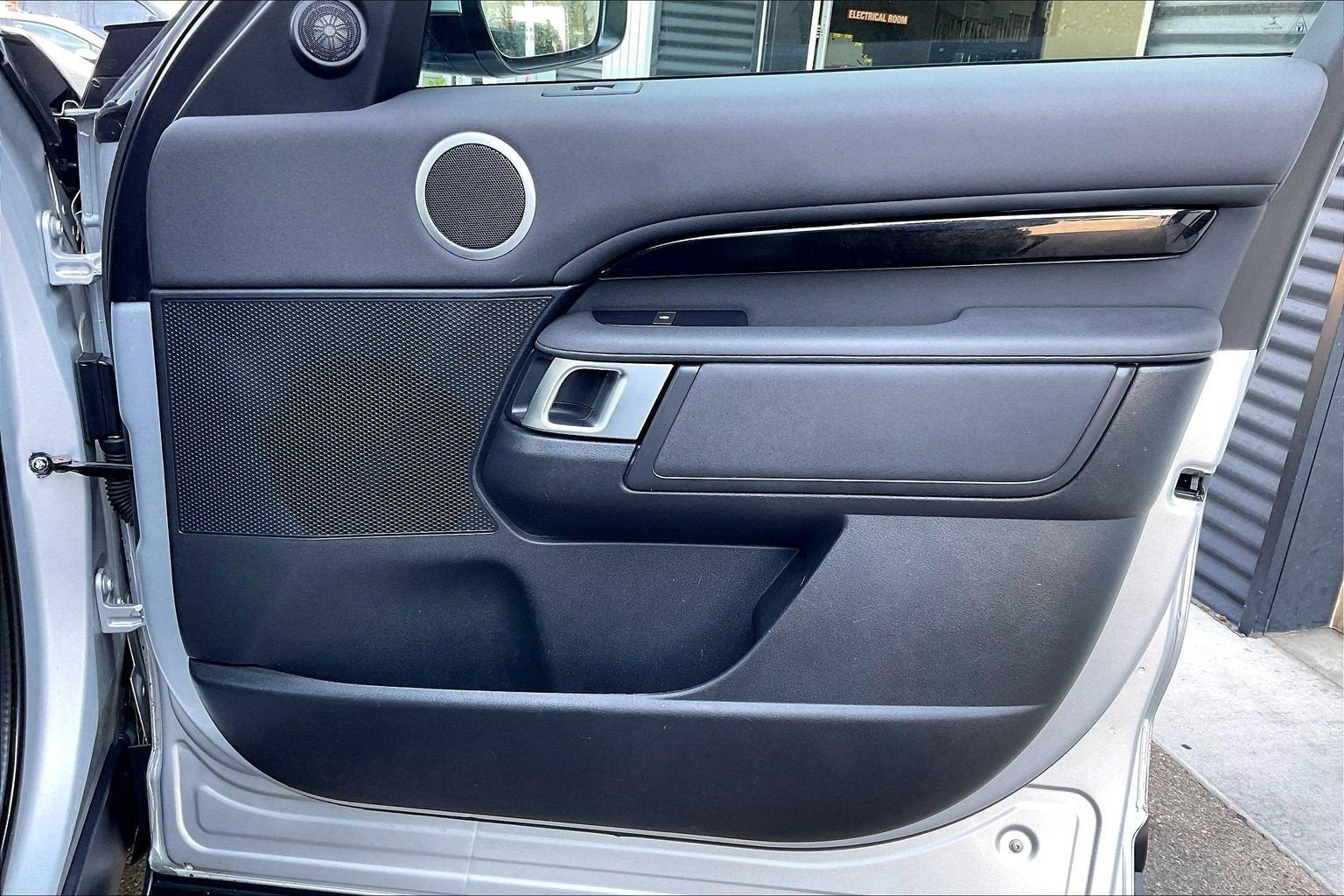 2020 Land Rover Discovery SE