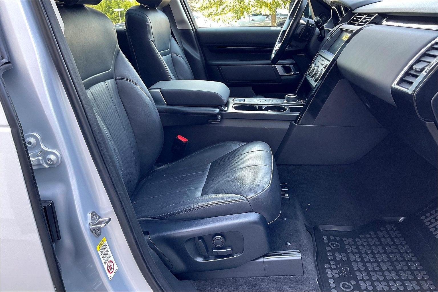 2020 Land Rover Discovery SE