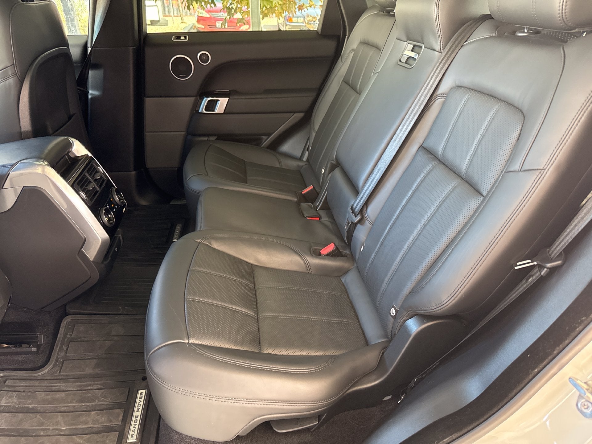 2022 Land Rover Range Rover Sport HSE Silver Edition