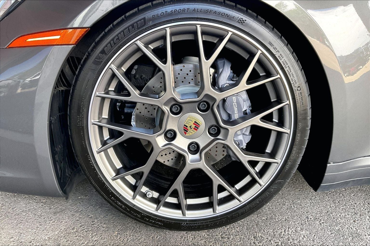 2021 Porsche 911 Carrera 4
