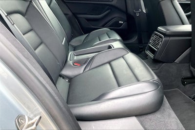 2022 Porsche Taycan Base