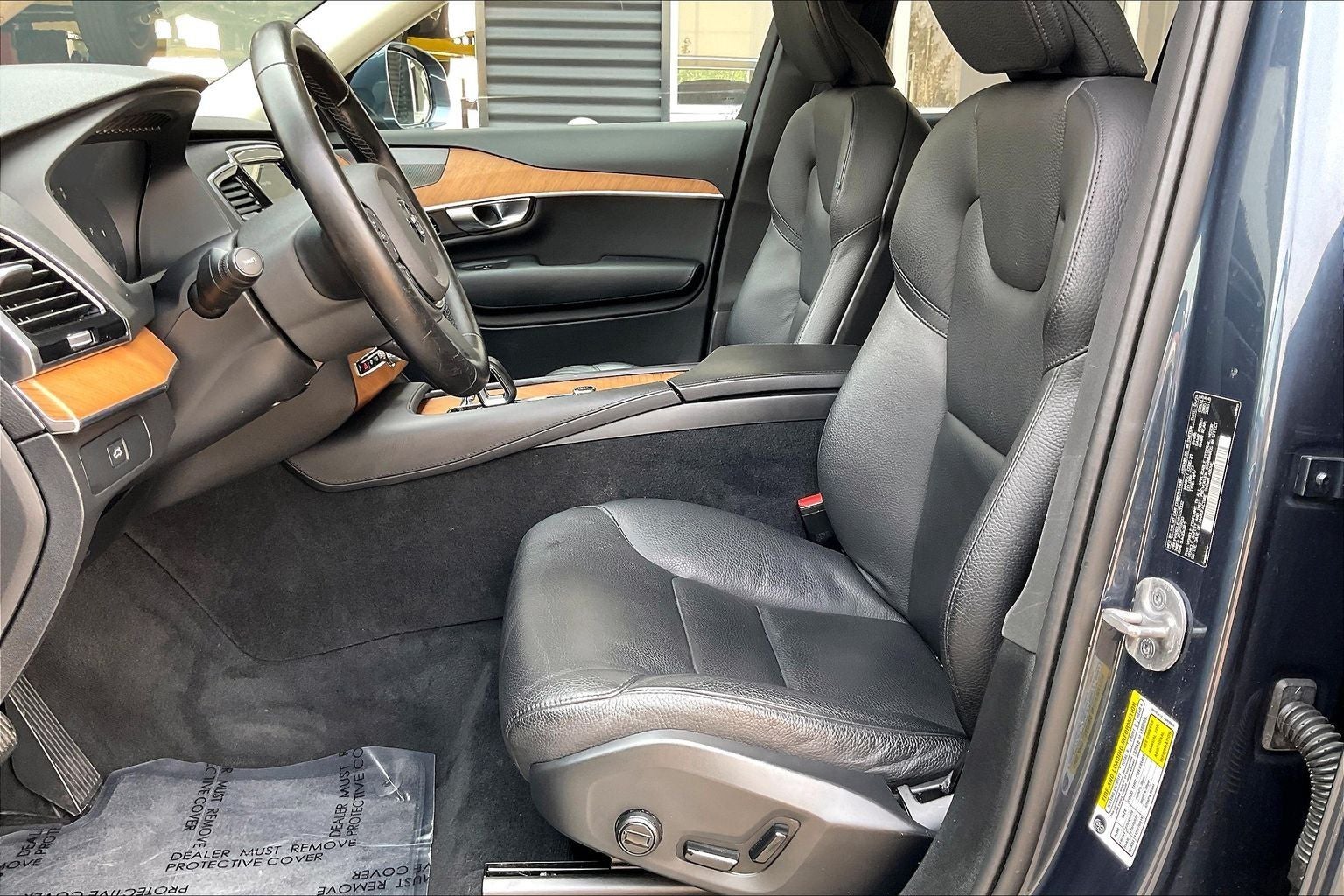 2024 Volvo XC90 B6 Plus Bright Theme 6-Seater