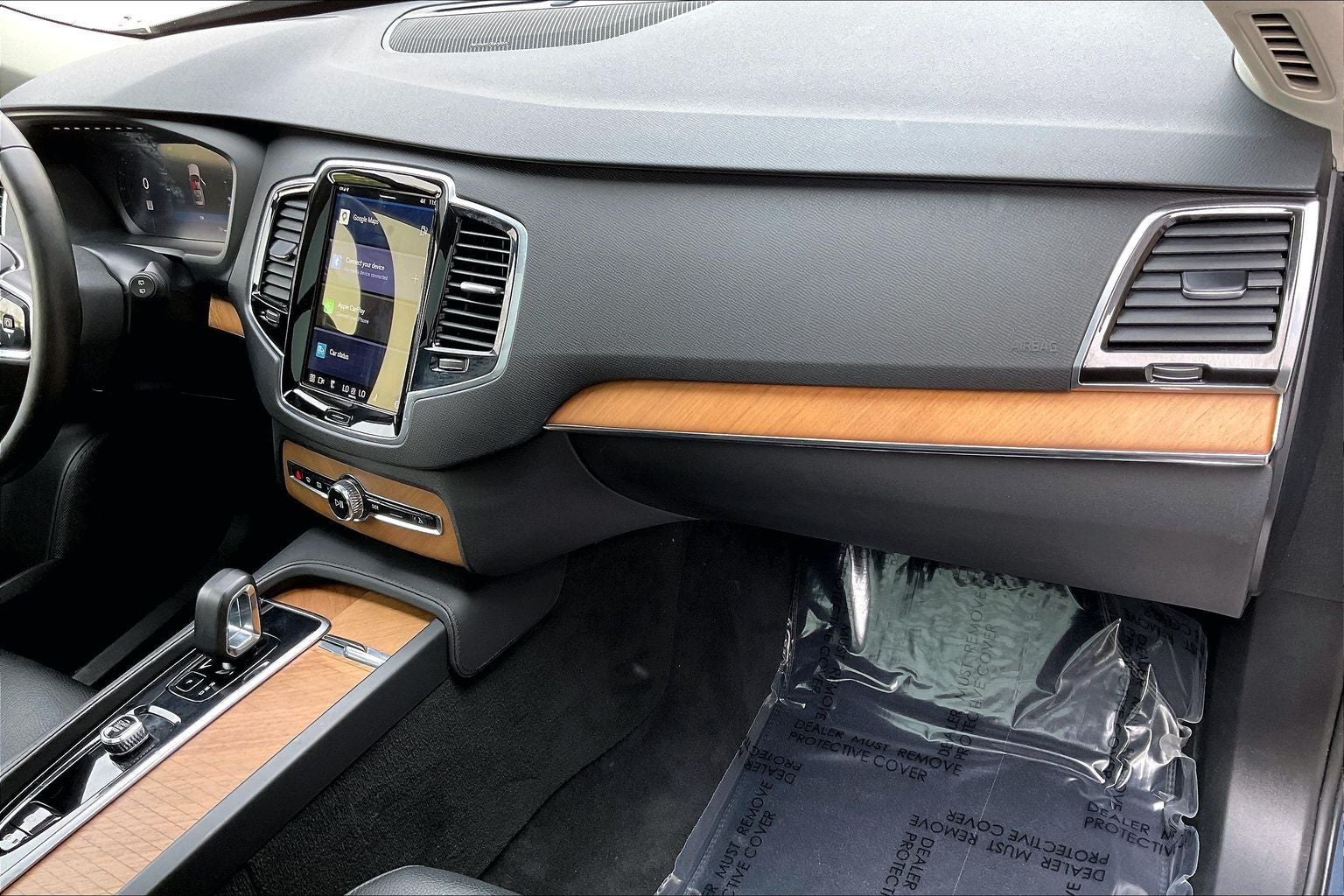 2024 Volvo XC90 B6 Plus Bright Theme 6-Seater