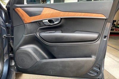 2024 Volvo XC90 B6 Plus Bright Theme 6-Seater