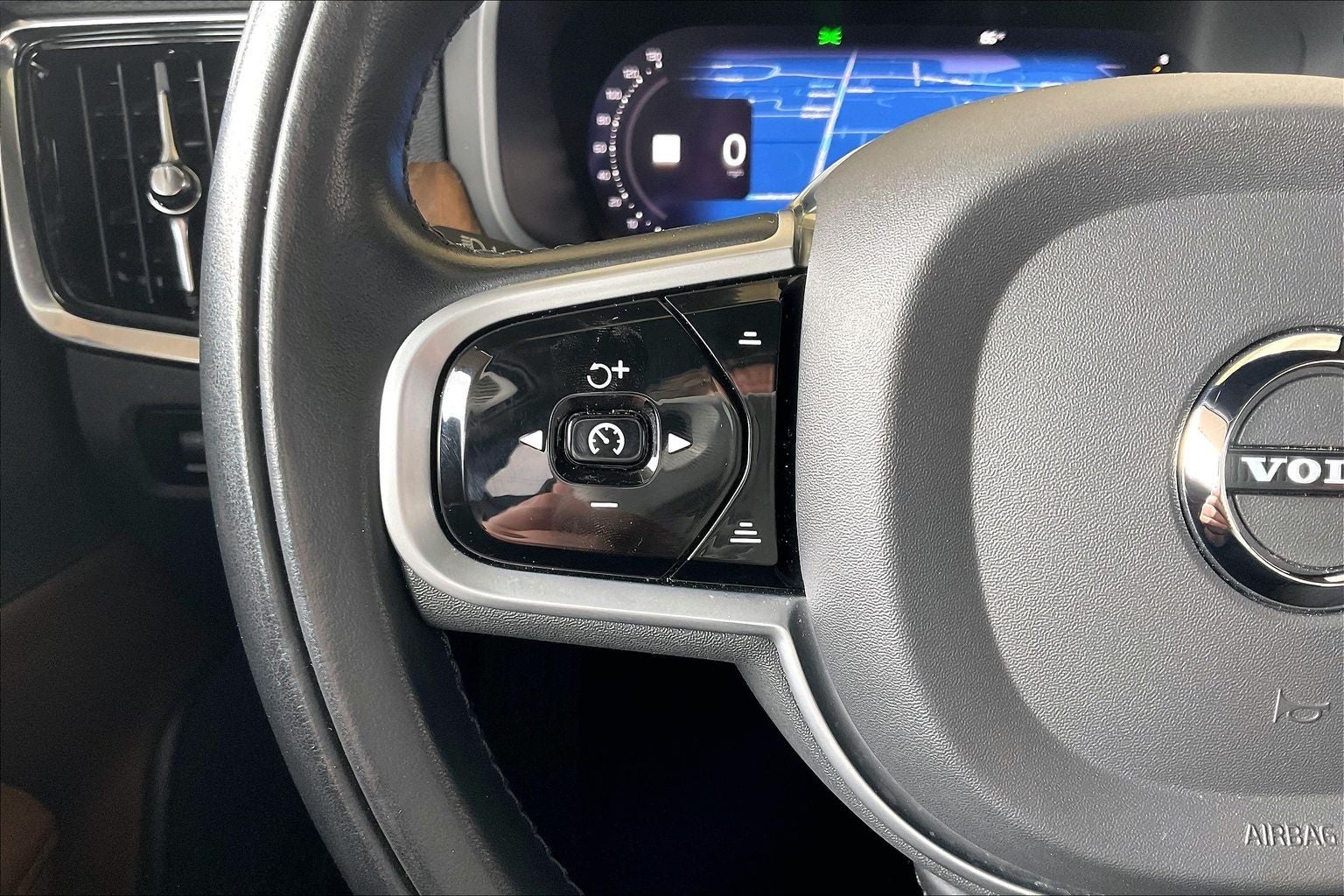 2022 Volvo V90 Cross Country B6