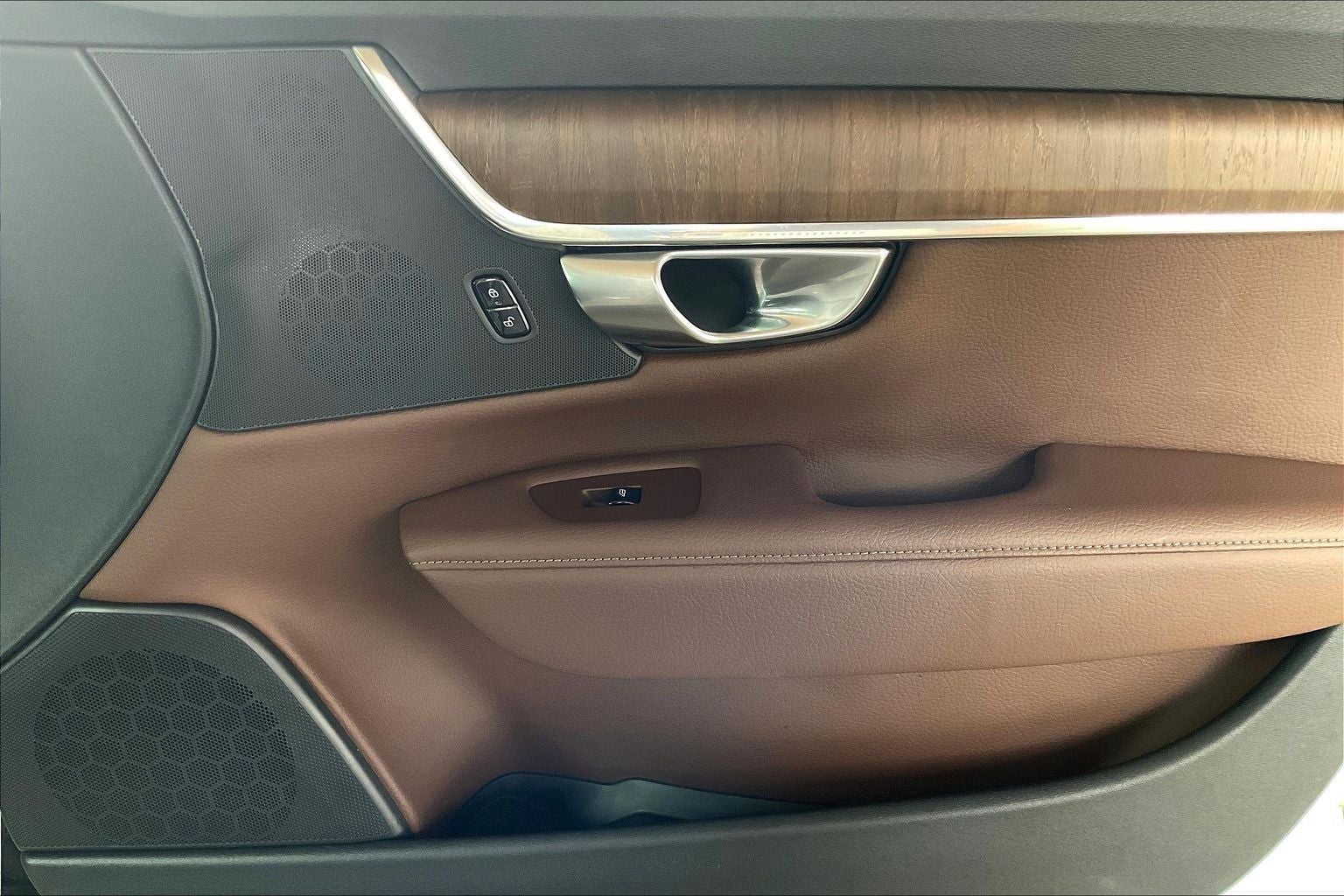 2022 Volvo V90 Cross Country B6