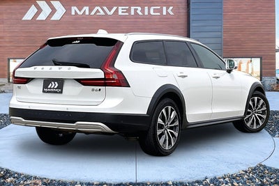 2022 Volvo V90 Cross Country B6