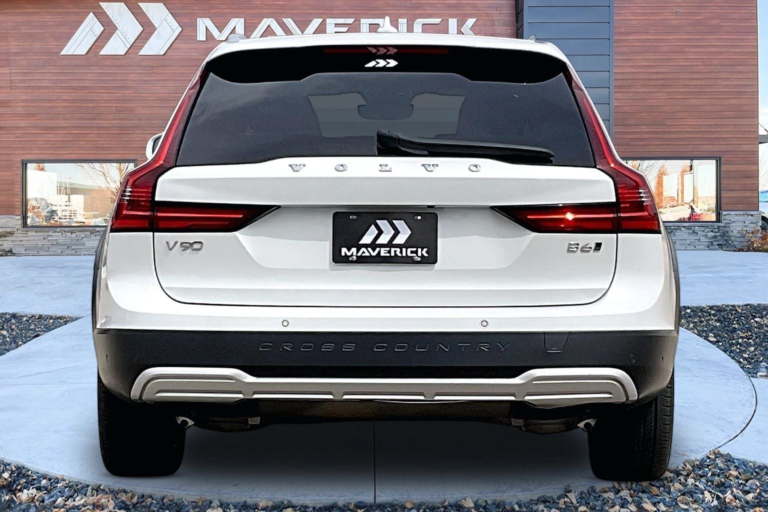 2022 Volvo V90 Cross Country B6