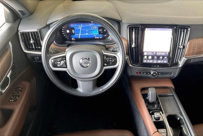 2022 Volvo V90 Cross Country B6