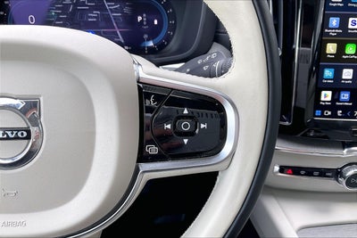 2023 Volvo XC60 B6 Ultimate Dark Theme