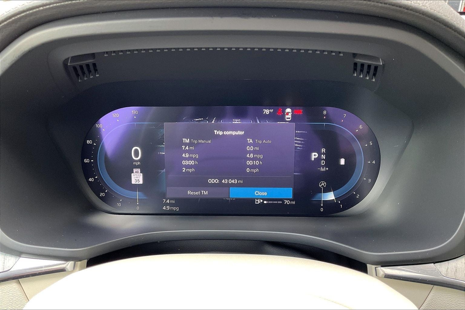 2023 Volvo XC60 B6 Ultimate Dark Theme