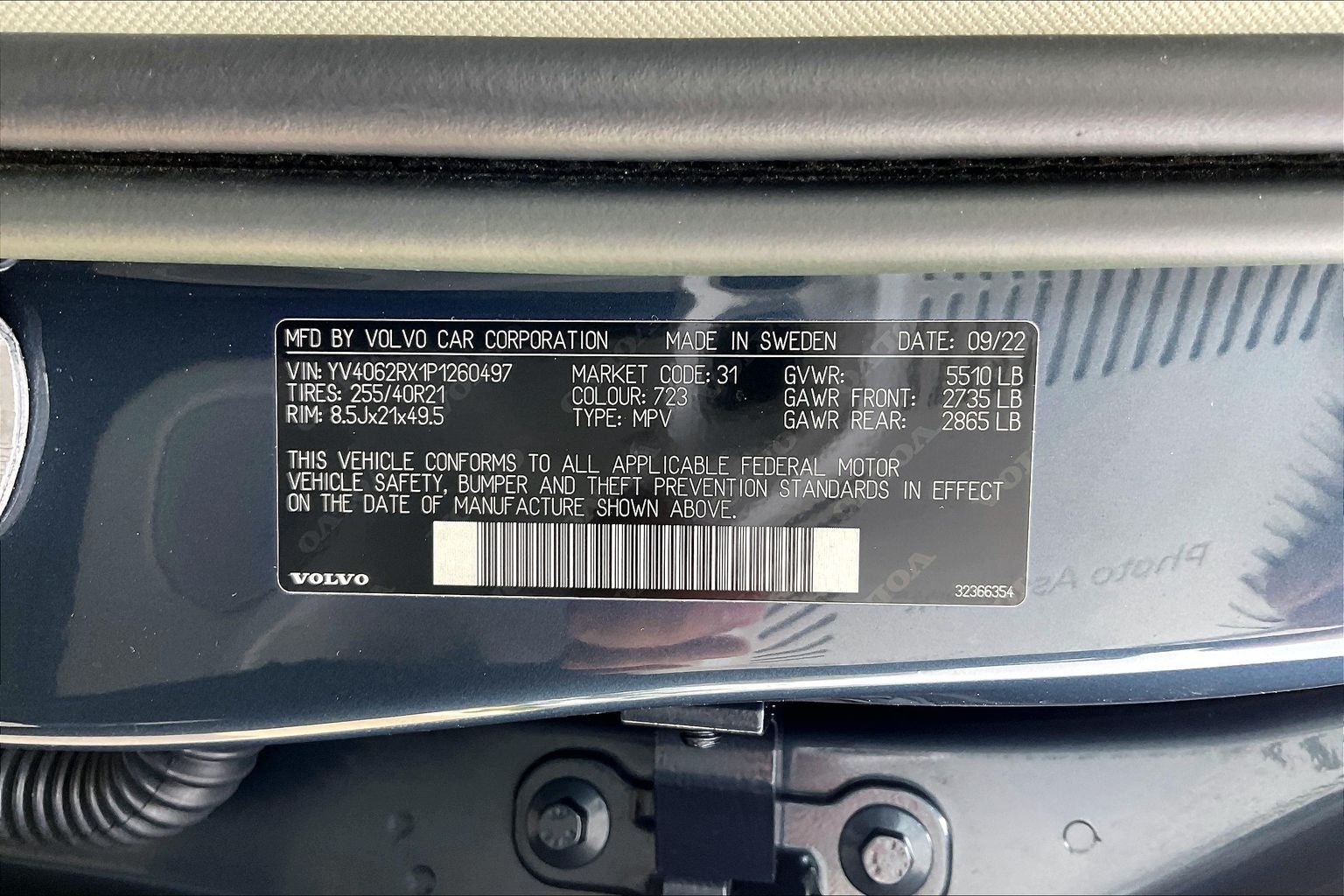 2023 Volvo XC60 B6 Ultimate Dark Theme