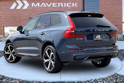 2023 Volvo XC60 B6 Ultimate Dark Theme