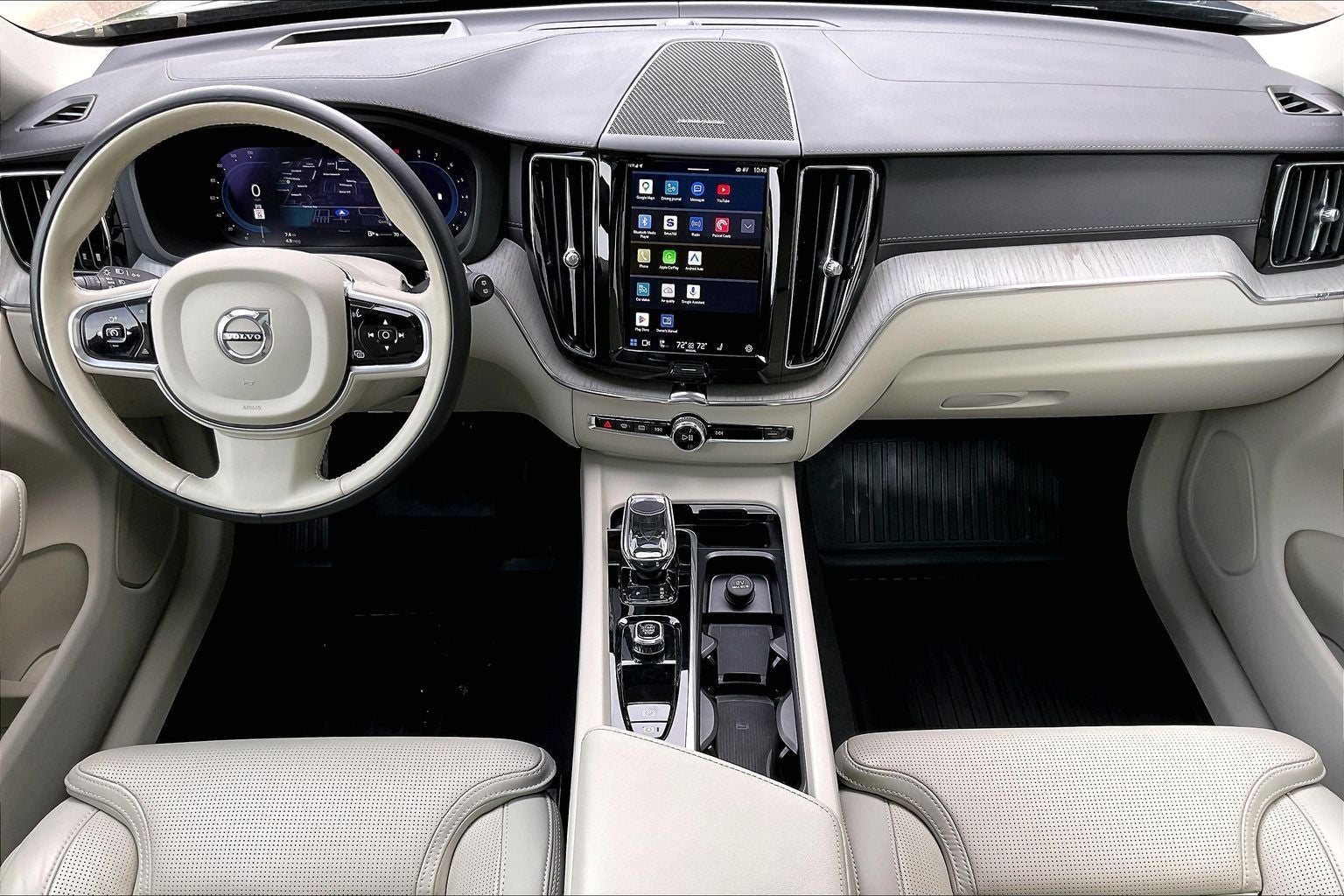 2023 Volvo XC60 B6 Ultimate Dark Theme