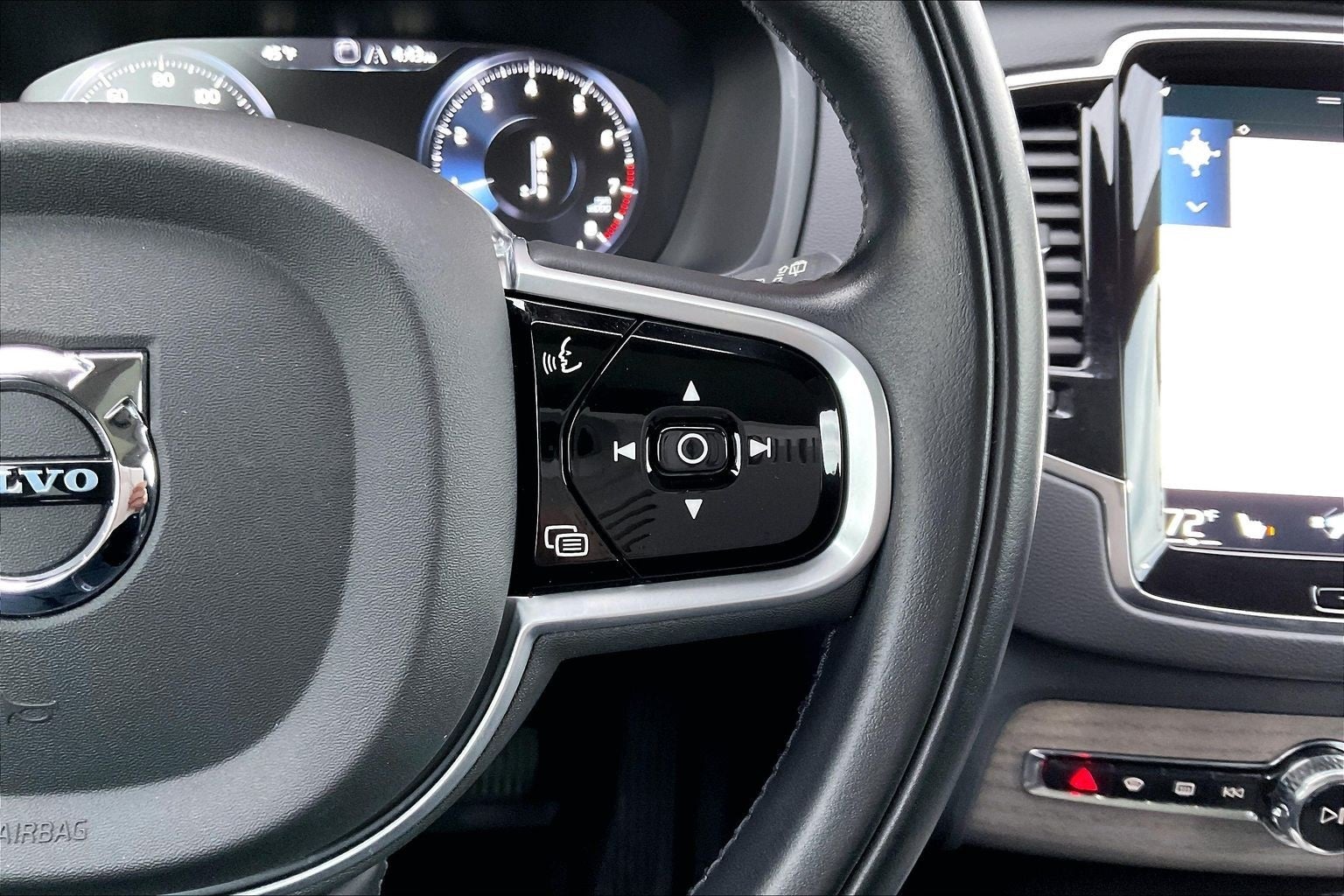 2022 Volvo XC90 T6 Inscription