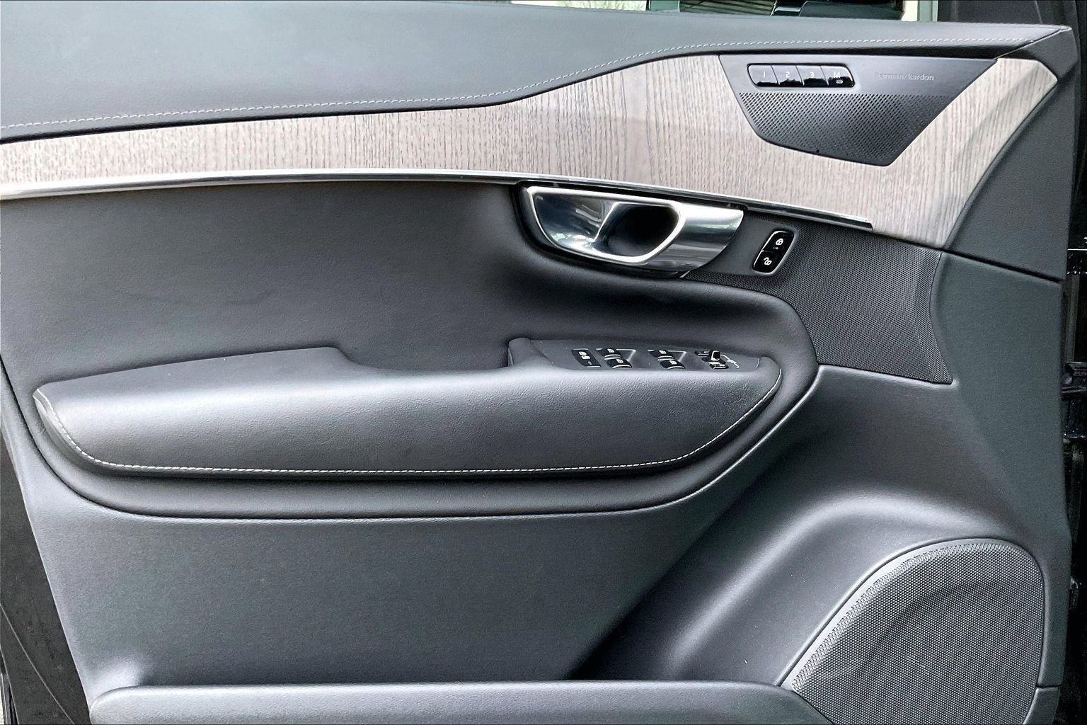 2022 Volvo XC90 T6 Inscription