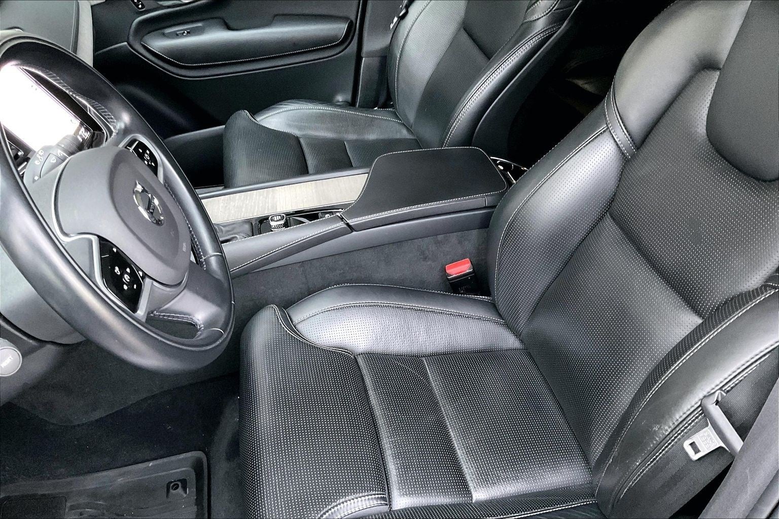 2022 Volvo XC90 T6 Inscription