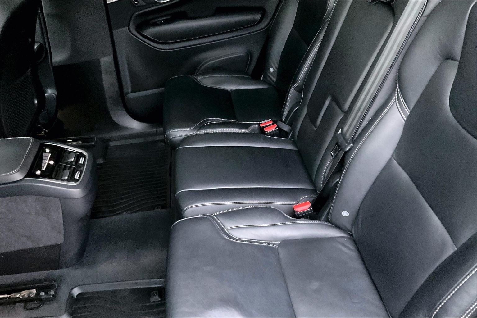 2022 Volvo XC90 T6 Inscription